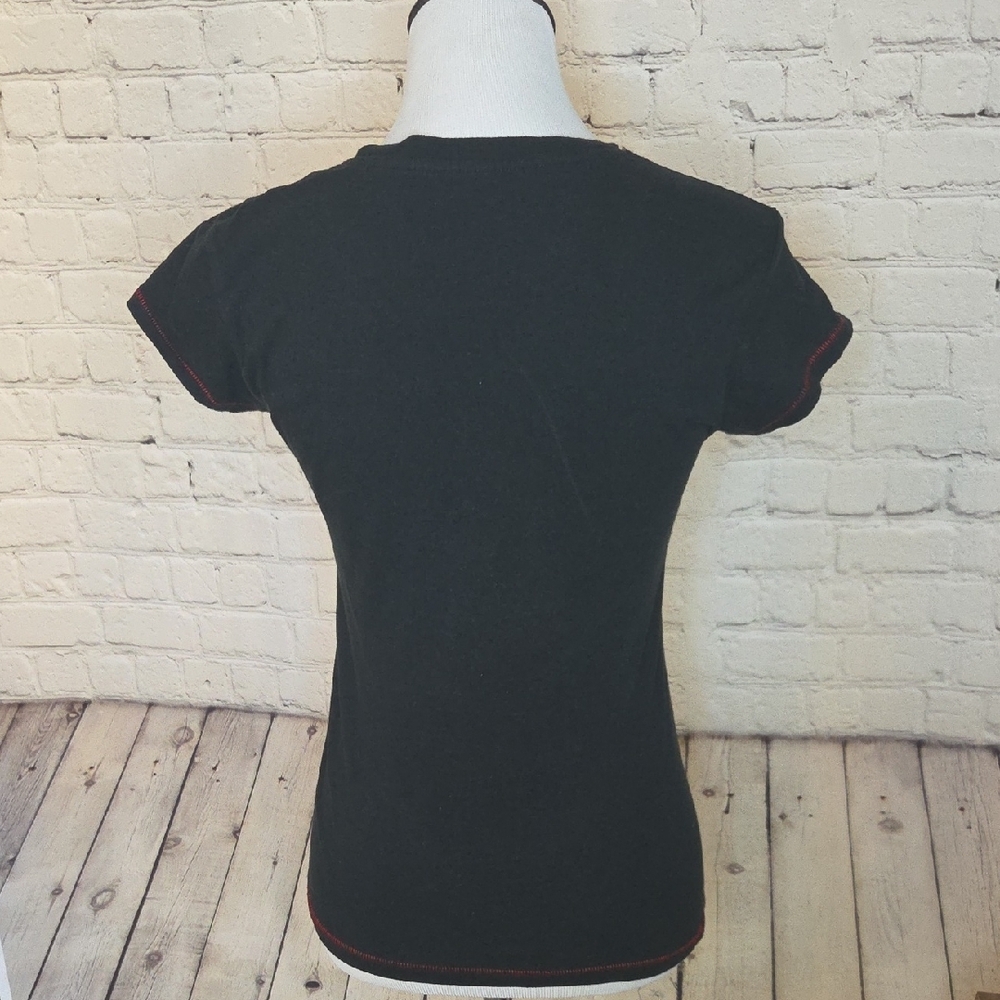 Hard Rock Cafe Black Tee with Red and Blue Graphic - Picture 5 of 6